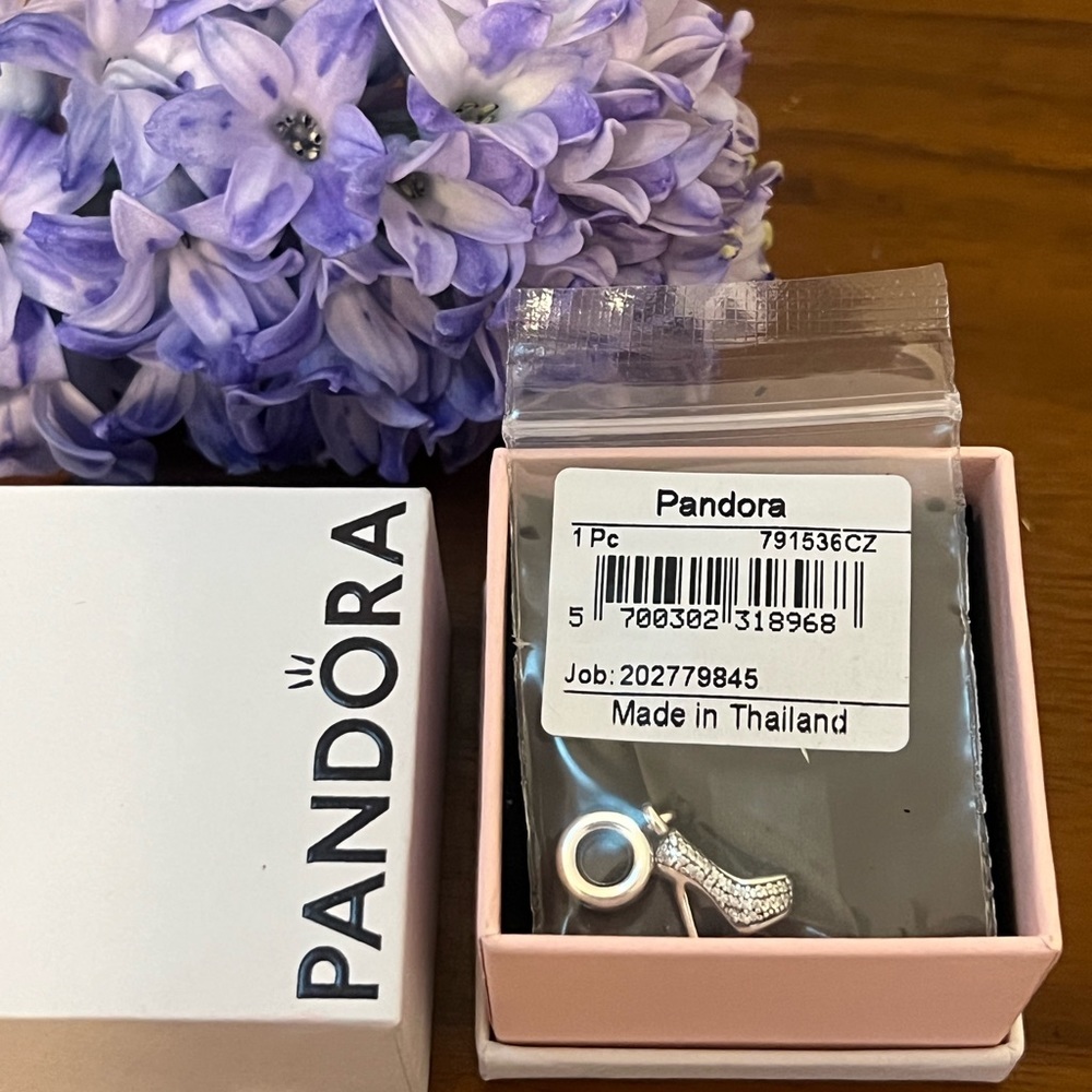 Brand NEW Authentic Pandora Pavé Stiletto Shoe Dangle Charm Jewelry S925 ALE - Picture 3 of 8